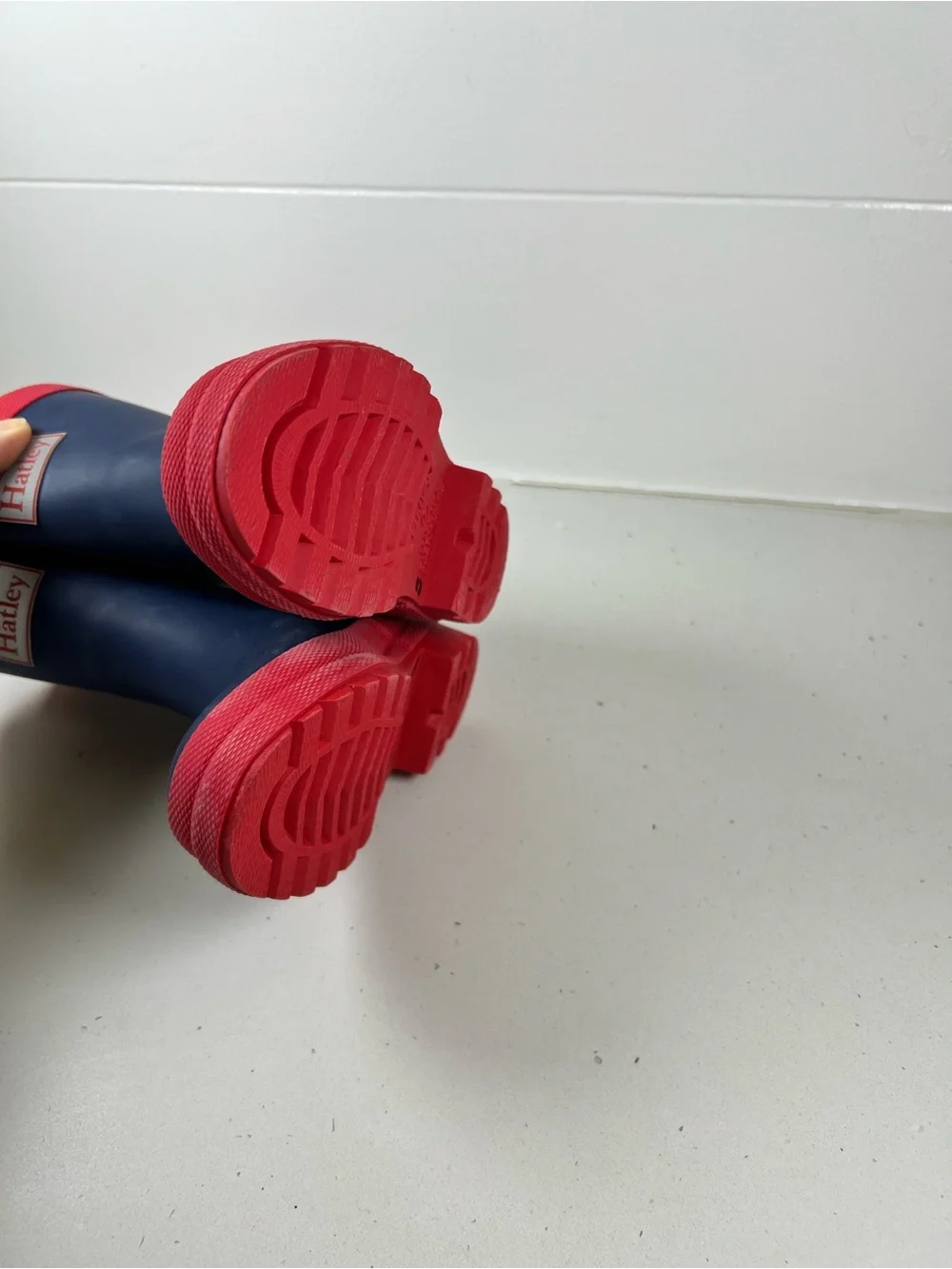NWT Hatley Kids Navy & Red Waterproof Rain Boots Toddler Size 6 Rubber Pull-On